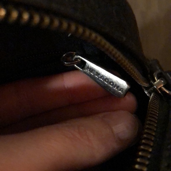 Hexagona leather messenger bag - Picture 12 of 13